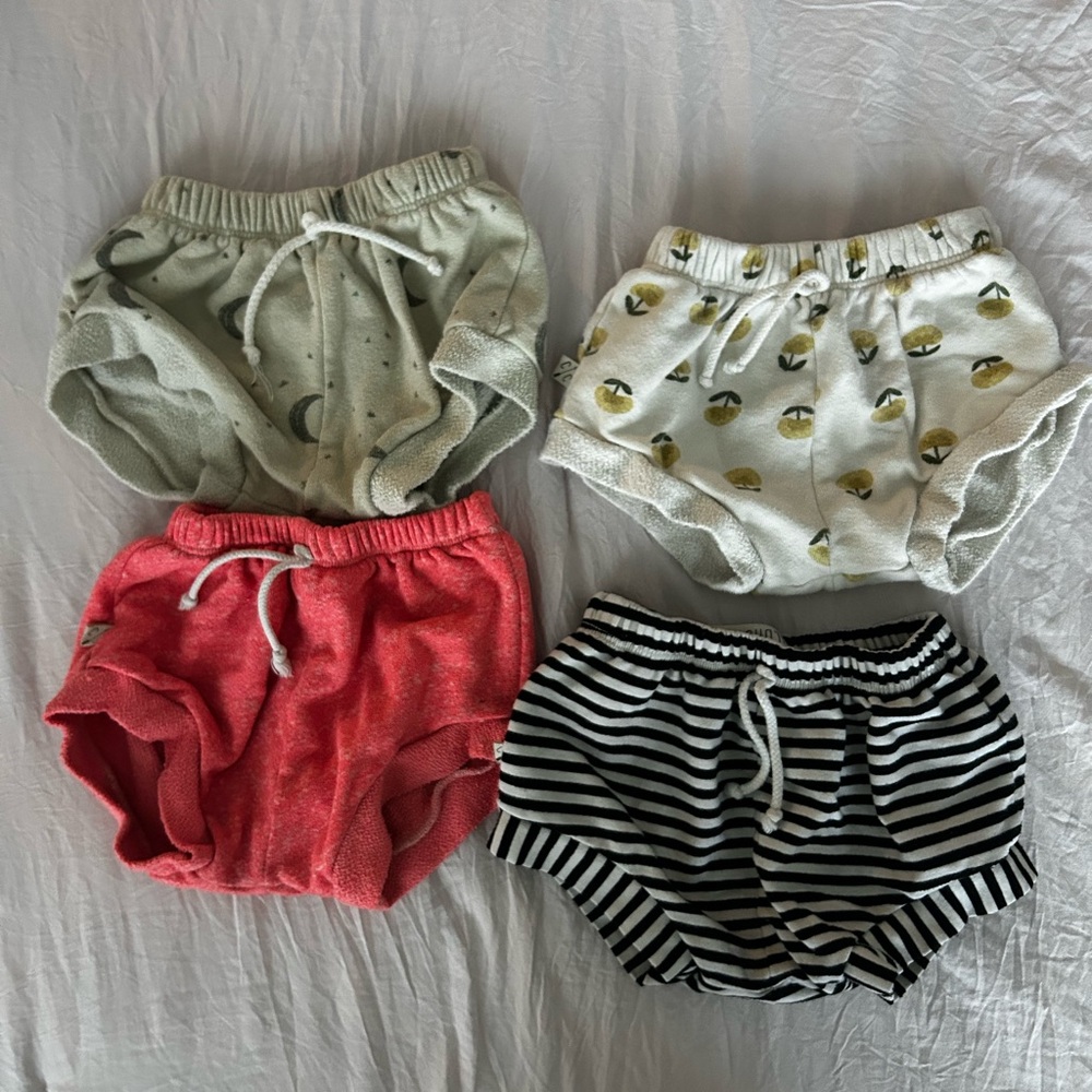 Green and White Diaper Covers Set Soft Cotton Accessories